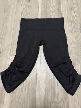 Lululemon In The Flow Crop Leggings Size 6